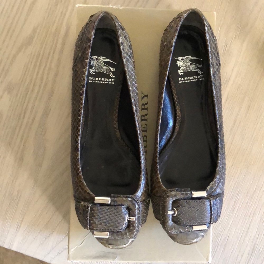 Exotic LeTher flats